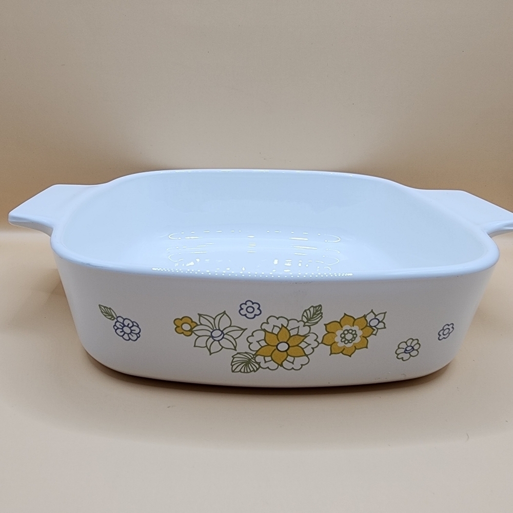 Corning Ware Yellow Floral Bouquet 1 Quart Casserole Dish Vintage